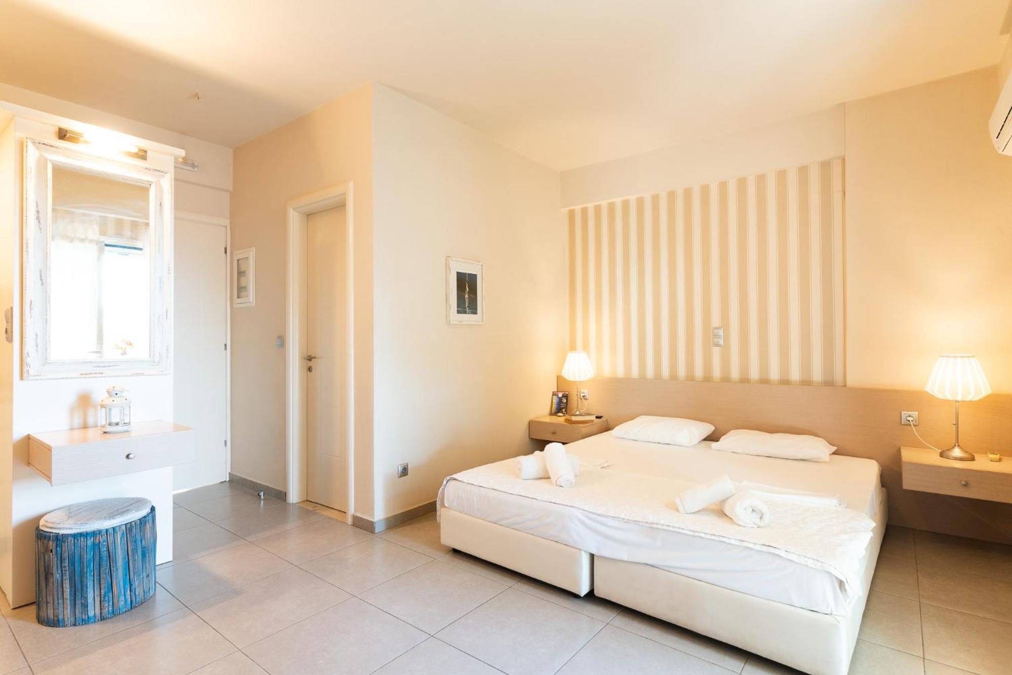 Aparthotel Sun George Finikounda Exterior foto